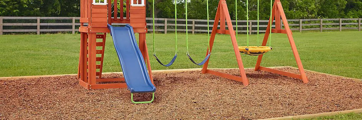 How To Mulch A Playset Yard Kidz, What Is The Best Mulch To Use For Playgrounds