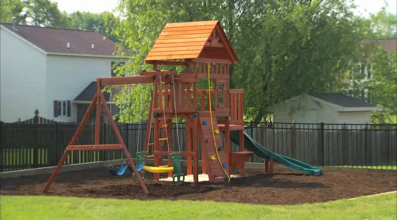 How To Mulch A Playset Yard Kidz, Landscape Fabric Under Playground Mulch